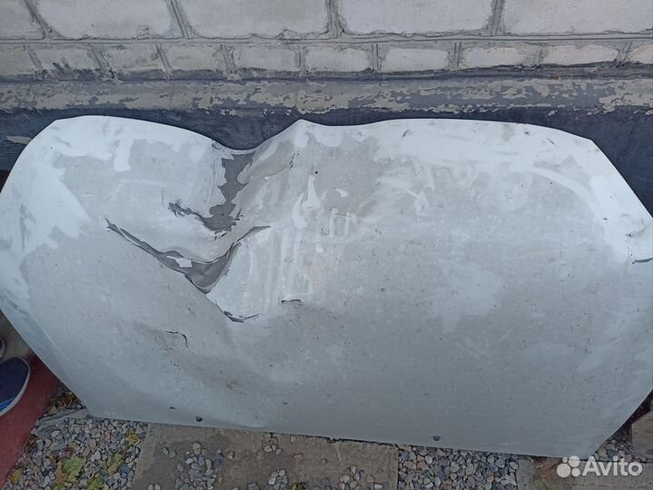 Капот на lancer 9