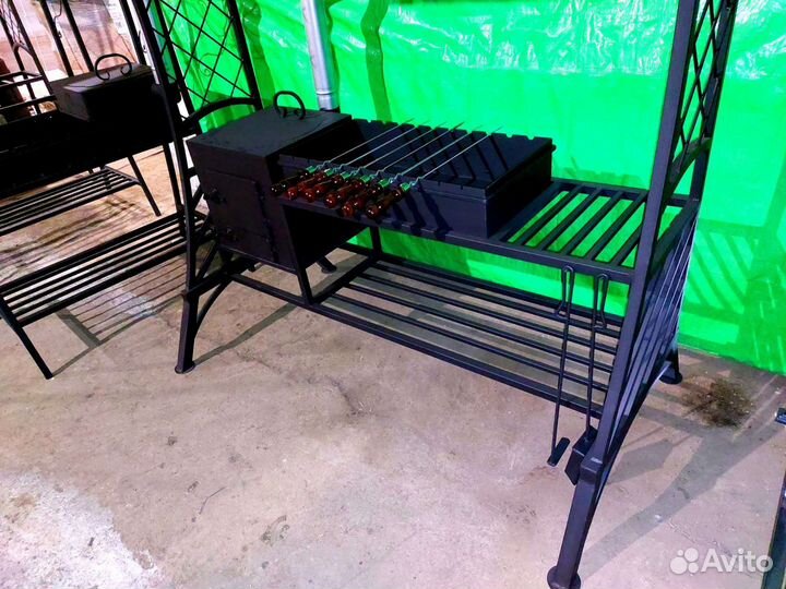 Мангал с крышей и печью