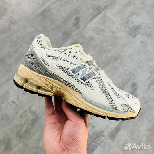 Кроссовки New Balance 1906R