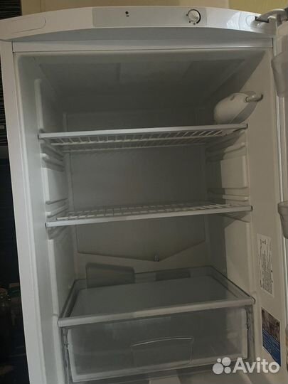 Холодильник indesit