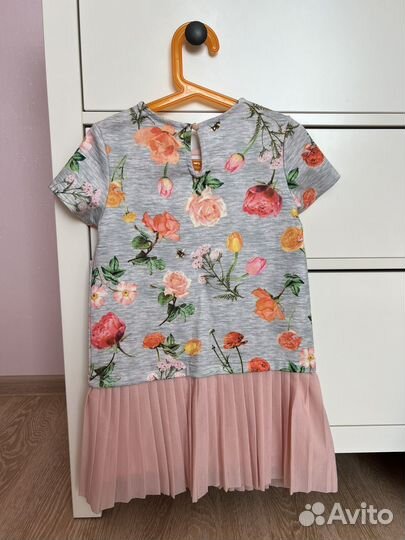 Нарядные платья для девочки 6-7 лет