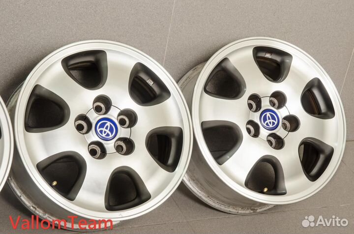 Лот KA6783 Оригинальные 16-е диски toyota