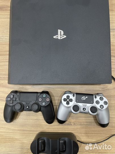 Sony playstation 4 pro, 2 джойстика + зарядка