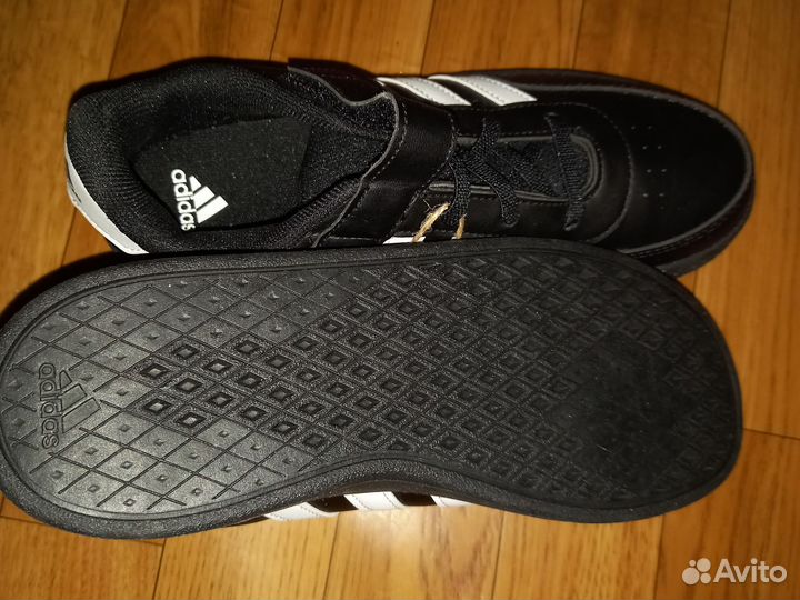 Кроссовки Adidas Breaknet