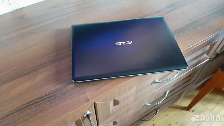 Ноутбук asus