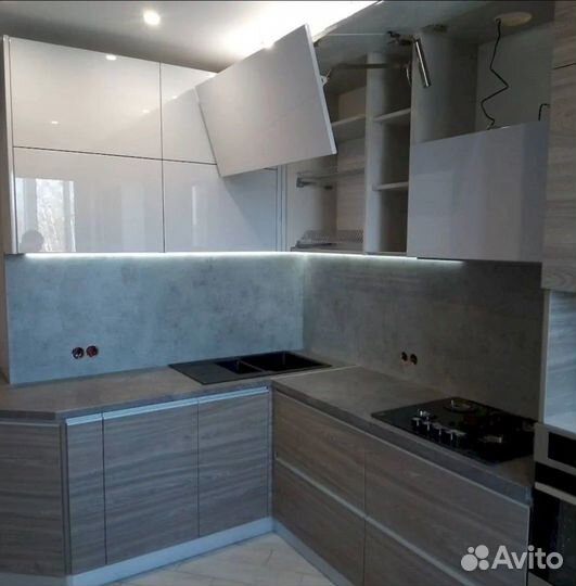 Кухня на заказ без ручек до потолка