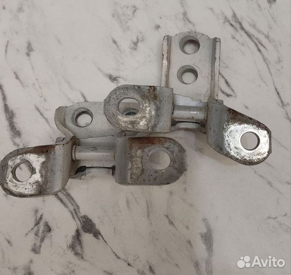 Петли двери Тойота estima левые передние