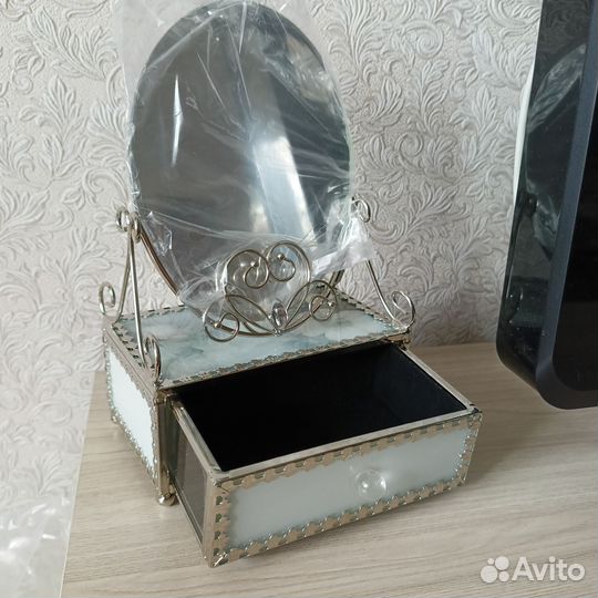 Шкатулка с зеркалом