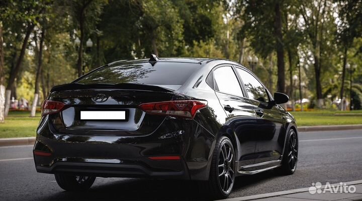 Накладки порогов без брызговиков Hyundai Solaris