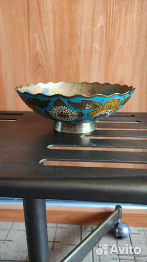 Ваза для фруктов на ножке