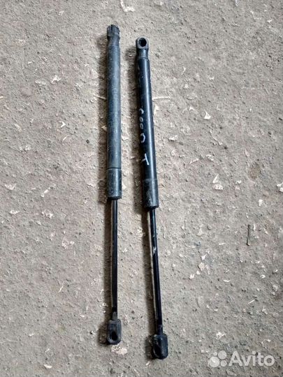 Амортизаторы крышки багажника Киа Сид 1