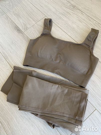 Новый Костюм для фитнеса размер S