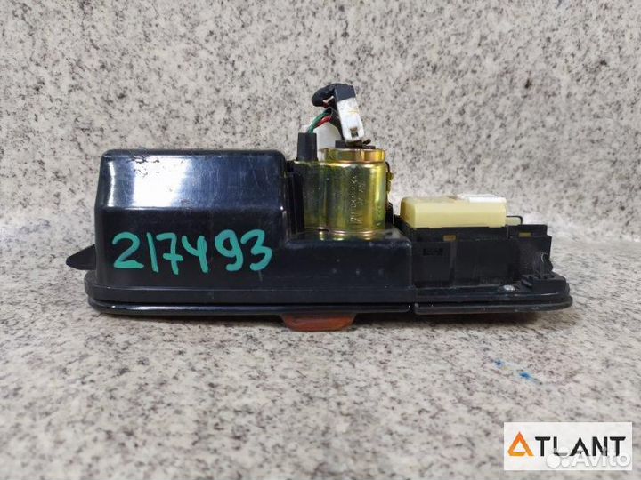 Блок упр. стеклоподьемниками задний левый toyota C