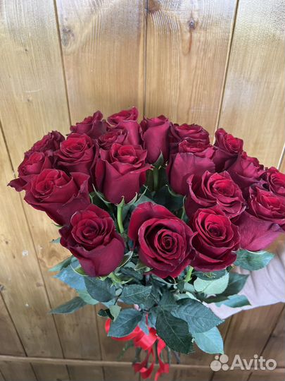 19 роз explorer 90 см