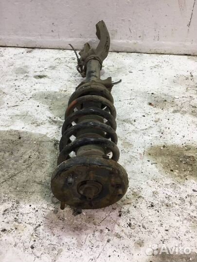 Стойка передняя правая в сборе