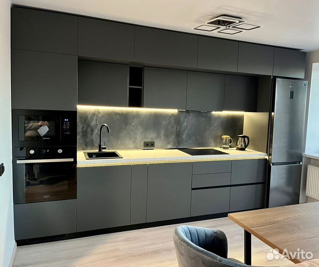 Прямой кухонный гарнитур современный