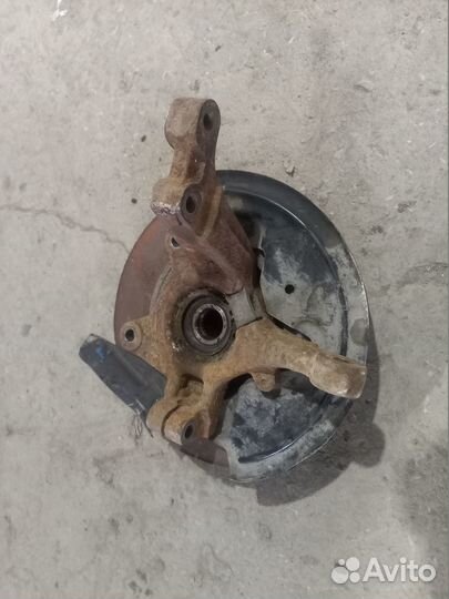 Кулак поворотный правый Nissan Almera G15 2012