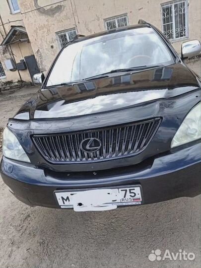 Решетка радиатора Lexus RX330/RX350 03-09г Черная