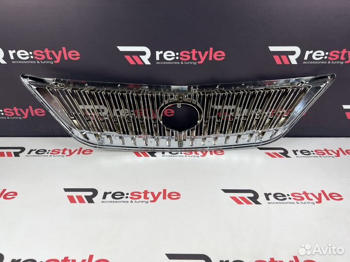 Решетка радиатора на Lexus RX330 03-09г