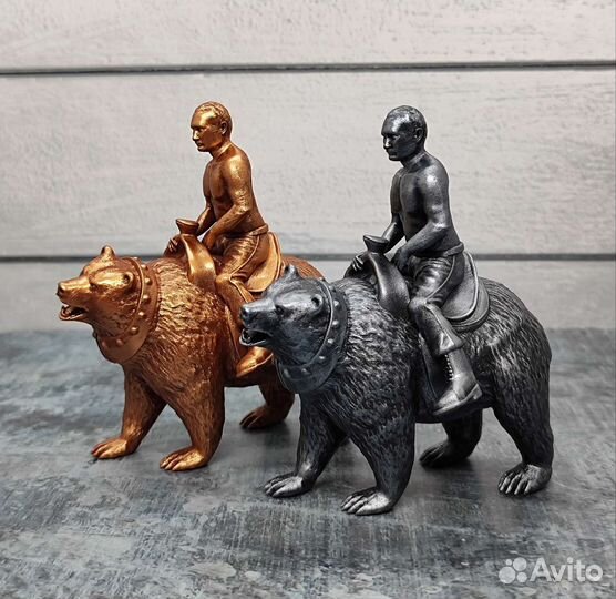 Статуэтка Путин на медведе