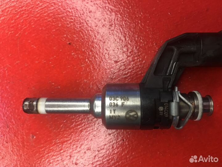 Форсунки caxa 1,4 tfsi Volkswagen Audi 03C906036F