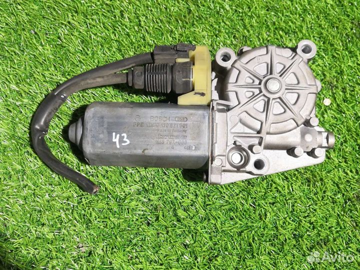 Моторчик стеклоподъемника задний правый w140