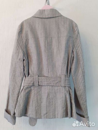 Серый пиджак