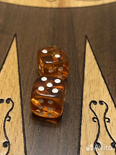 Зарики (кубики) из янтаря 12мм