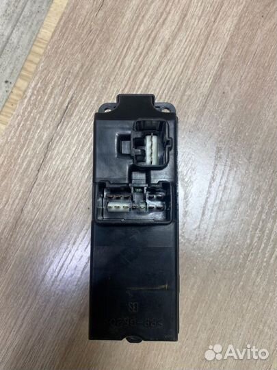 Блок управления стеклоподъемниками Mazda 6 GG