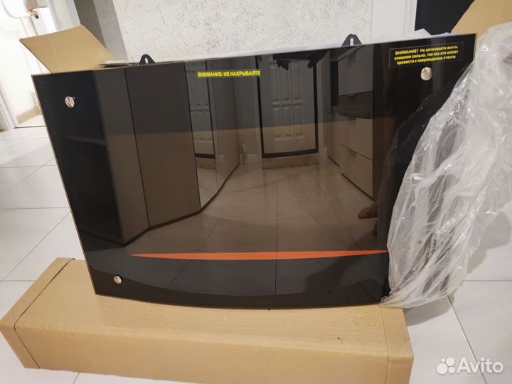 Настенный электрический камин из стекла