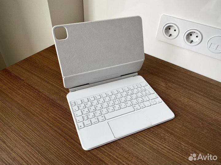 Apple Magic Keyboard 2 White (For iPad 11‘)