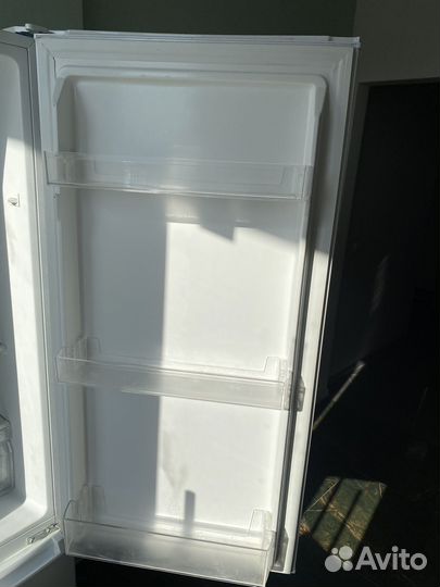 Холодильник dexp TF275D