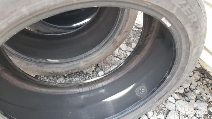 Pirelli P Zero 285/40 R22 и 325/35 R22