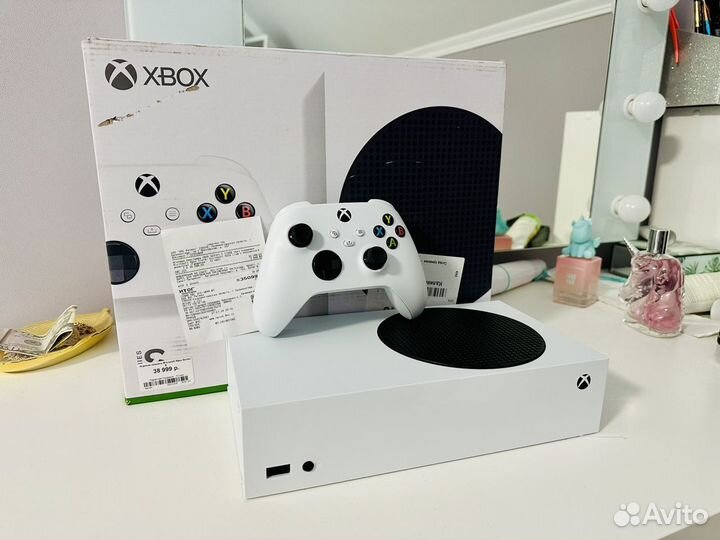 Xbox series S / новый / гарантия 2025 год