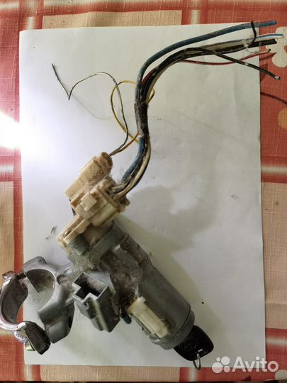 Замок зажигания toyota