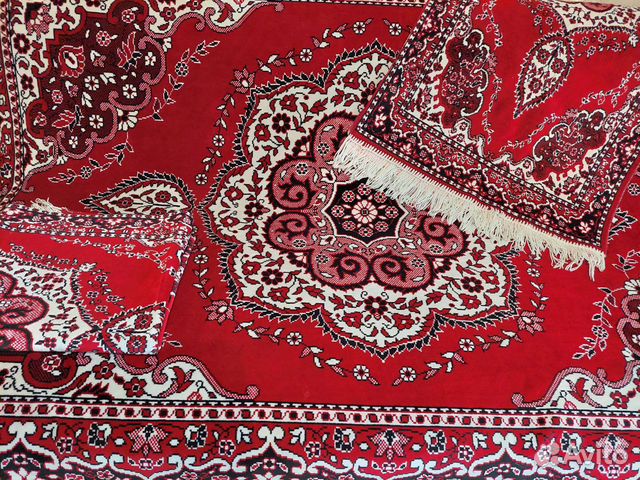 Накидки ковровые на диван и 2 кресла