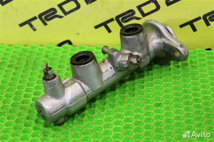 Главный тормозной цилиндр Toyota Corolla AE110