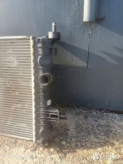 Радиатор охлаждения opel zafira B