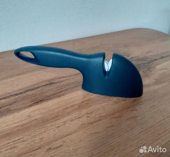 Отдам за. Точилка для ножей/ножниц + овощечистка