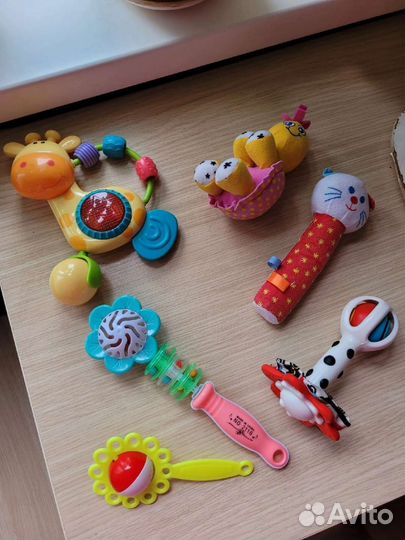 Игрушки, грызунки, погремушки