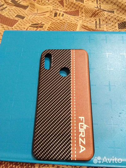 Чехол на телефон