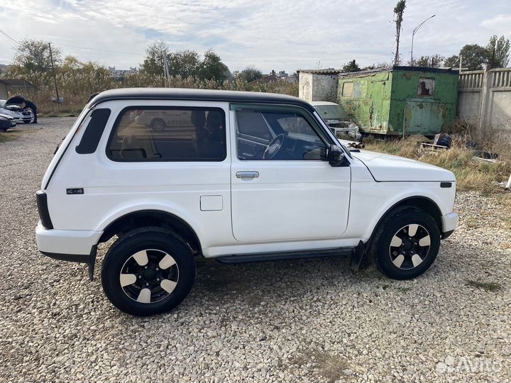 LADA 4x4 (Нива) 1.7 МТ, 2006, 100 000 км