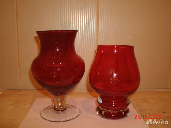 Ваза из цветного стекла