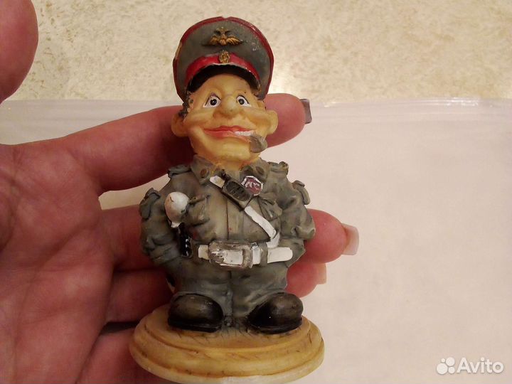 Статуэтка фигурка