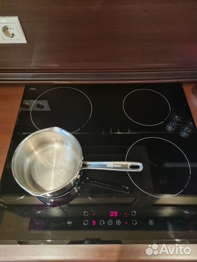 Варочная панель индукция Hansa