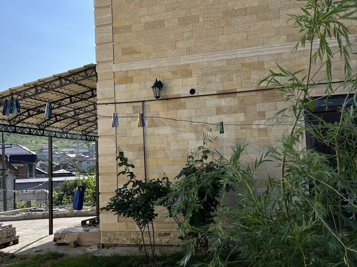 Дом 196 м² на участке 6 сот.