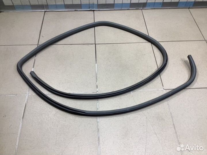 Уплотнитель двери задней задний правый Chevrolet