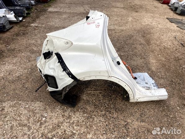 Заднее правое крыло Toyota C-HR