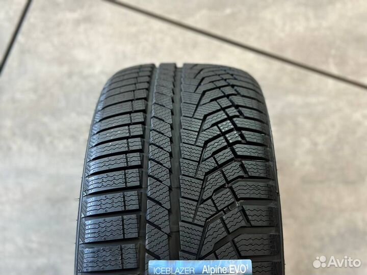 Sailun Ice Blazer Alpine EVO1 215/60 R17