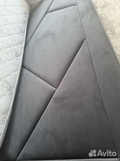 Кровать с матрасом